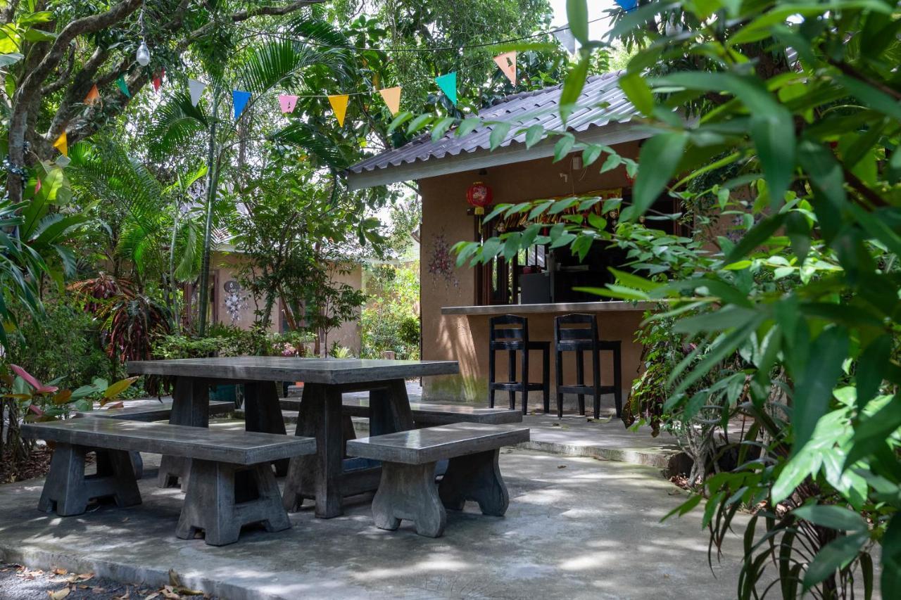 Muntra Garden Resort Sattahip Extérieur photo